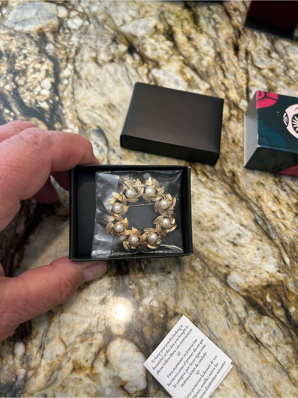 Avon Gold and Cream Pearl Wreath Brooch